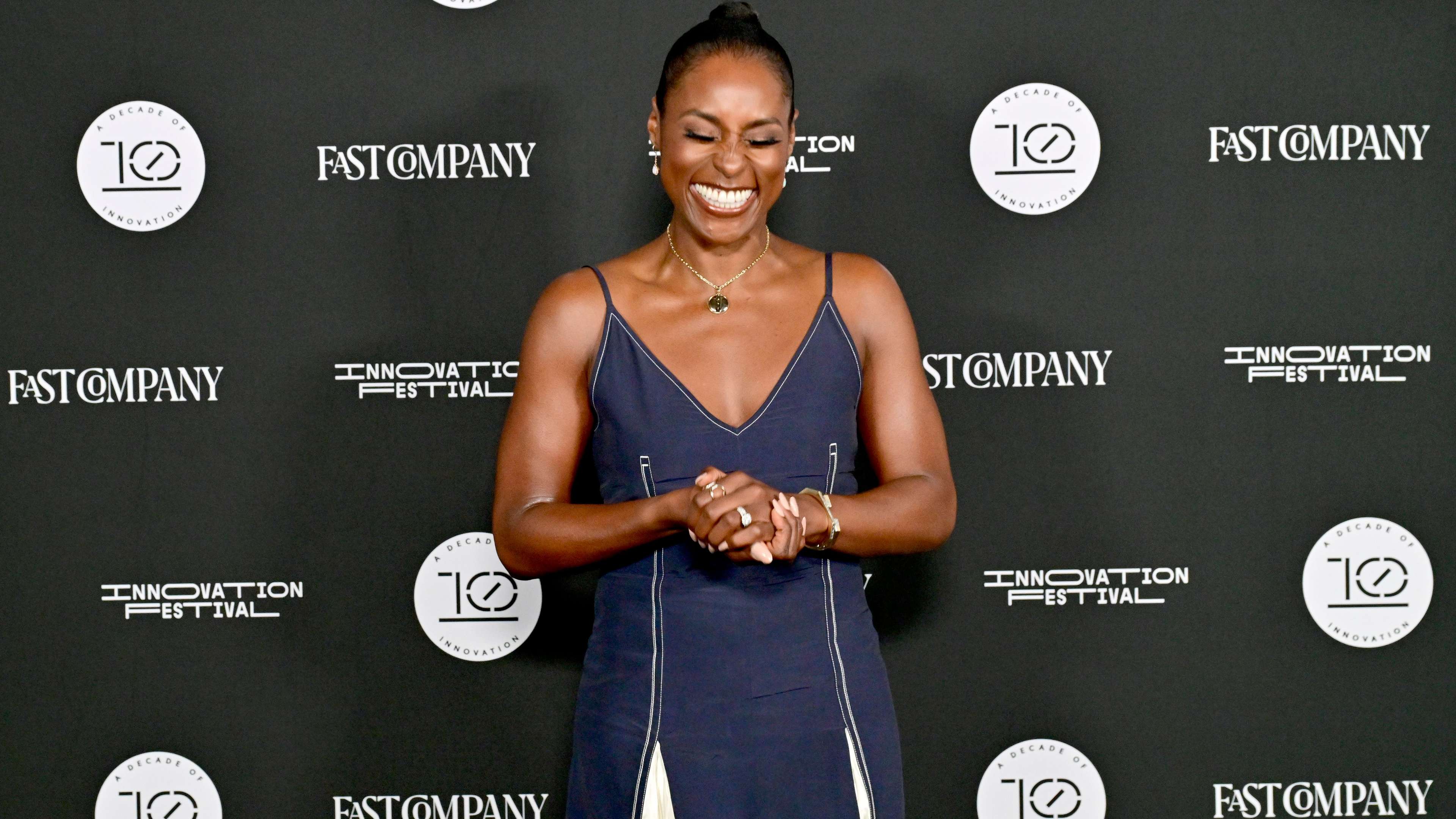 使用社交媒 使用社交媒